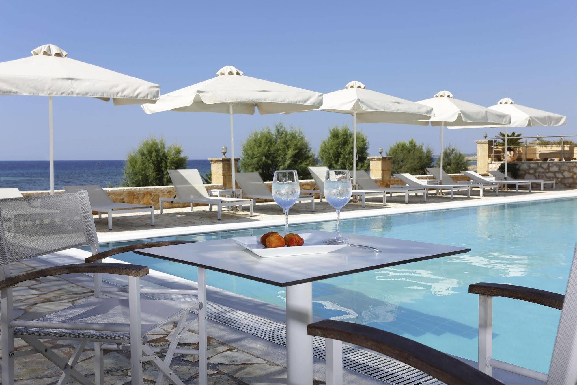 Artina Aparthotel Marathopoli Exterior foto